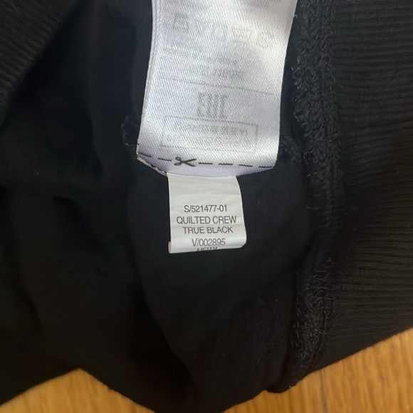 Gap True Black Quilted Crew Neck Sweatshirt - Picture 5 of 5